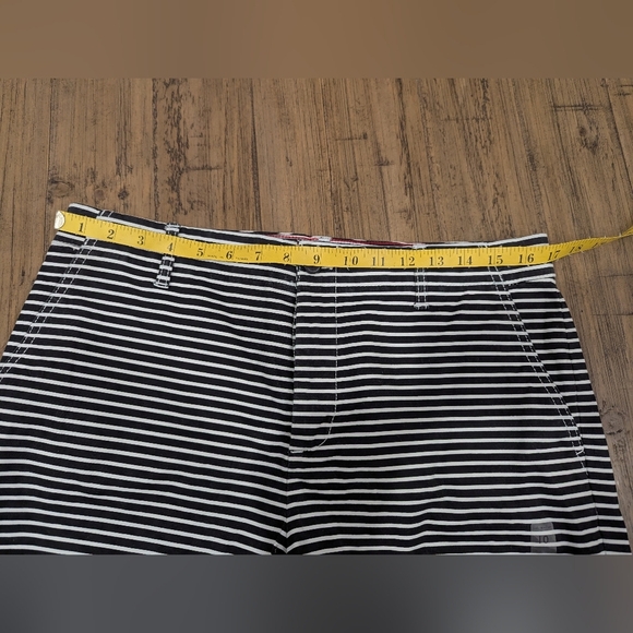 Tommy Hilfiger Striped Classic Stretch Short, Size 10 - Picture 9 of 11